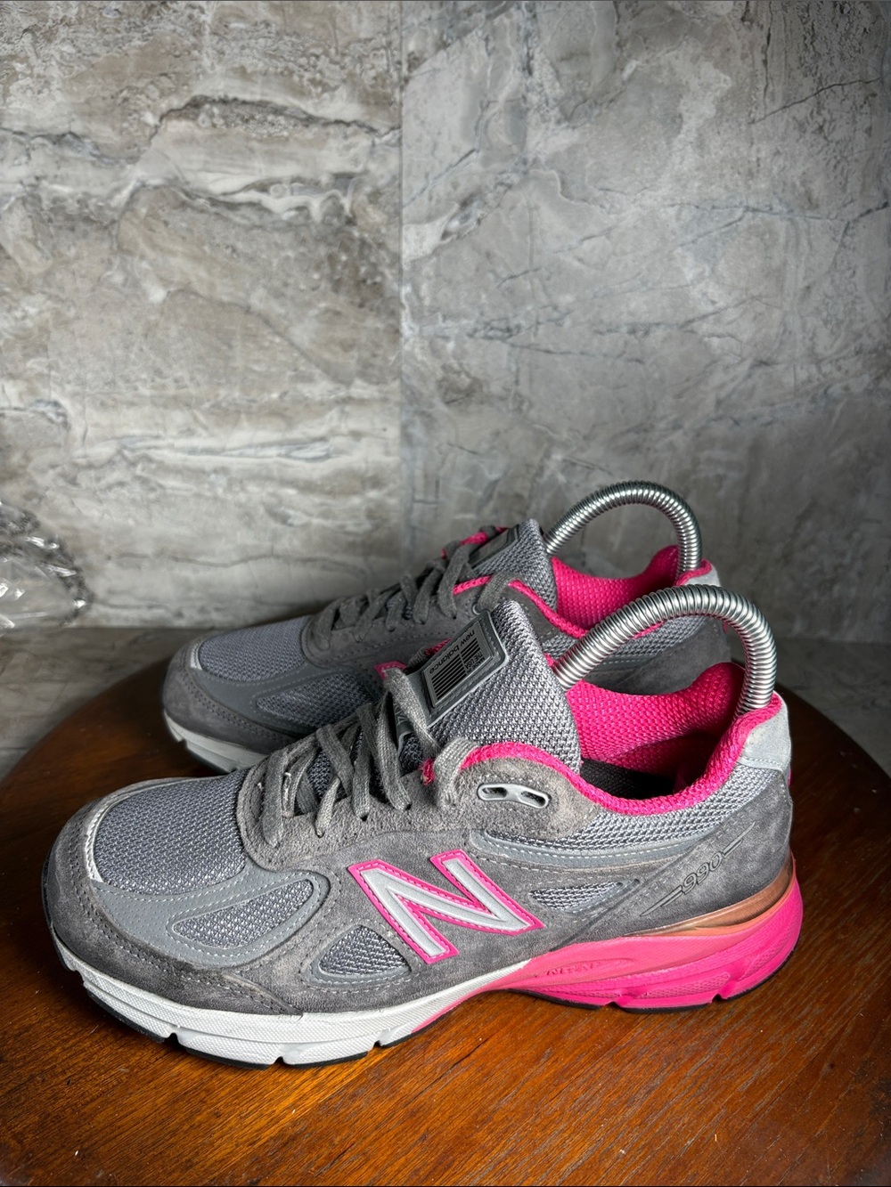 New Balance 990v4 Women's Size 7.5 Gray/Pink Athletic Running Shoes